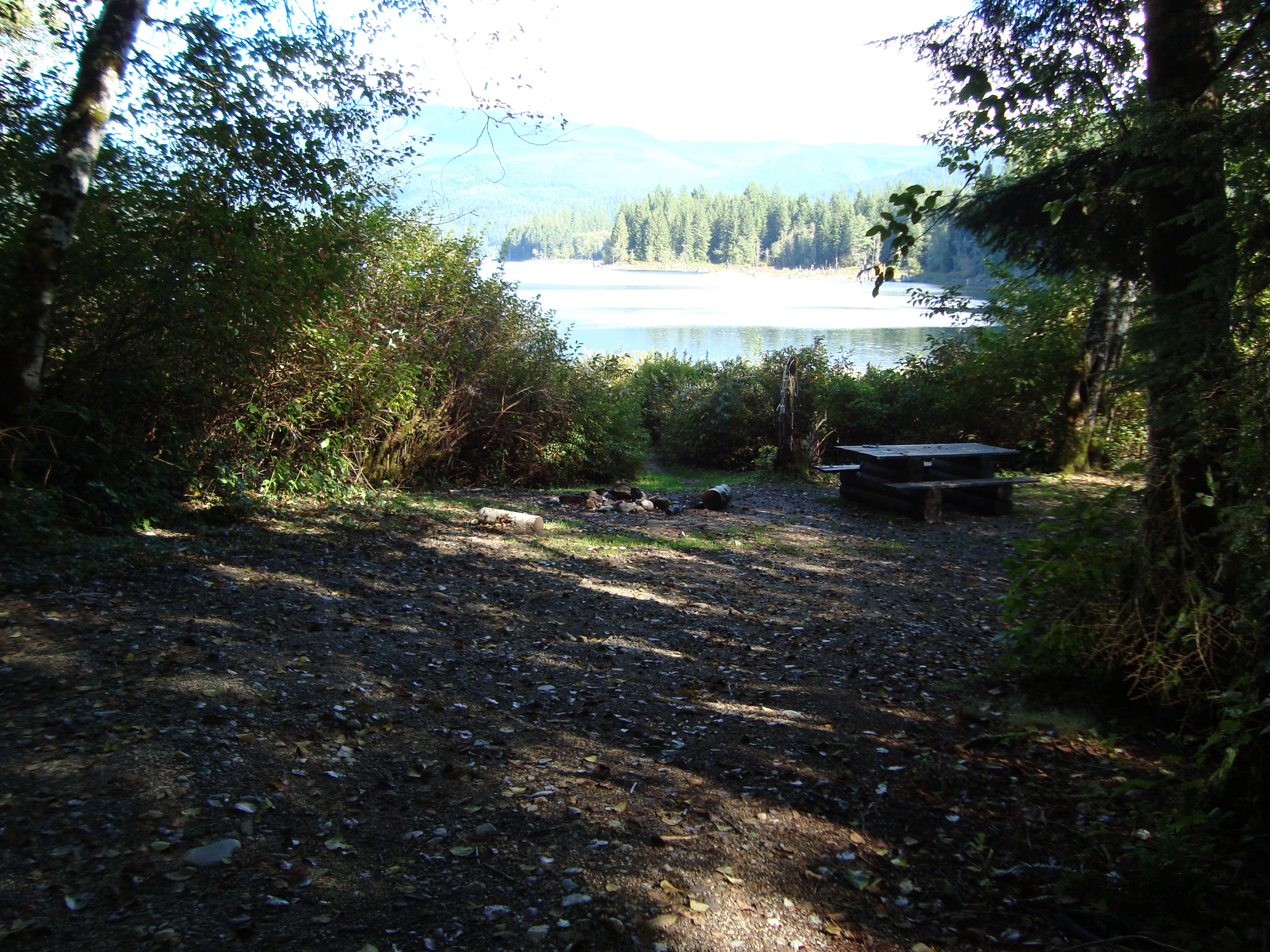 Photo: Recreation Sites and Trails BC. © Province of British Columbia, licensed under the Open Government Licence – British Columbia. Nanton Lake, photo 4