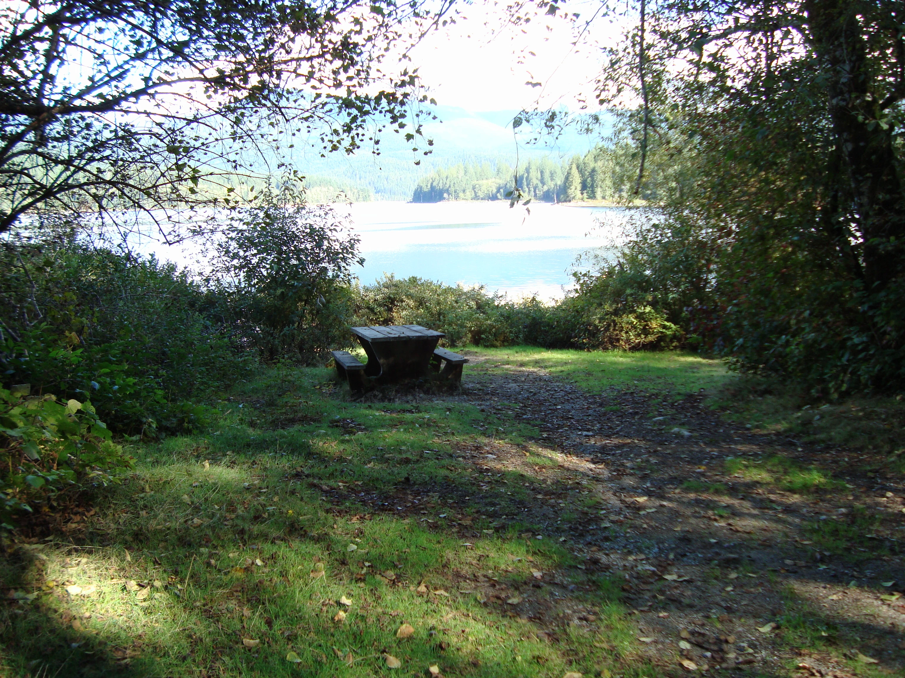 Photo: Recreation Sites and Trails BC. © Province of British Columbia, licensed under the Open Government Licence – British Columbia. Nanton Lake, photo 3