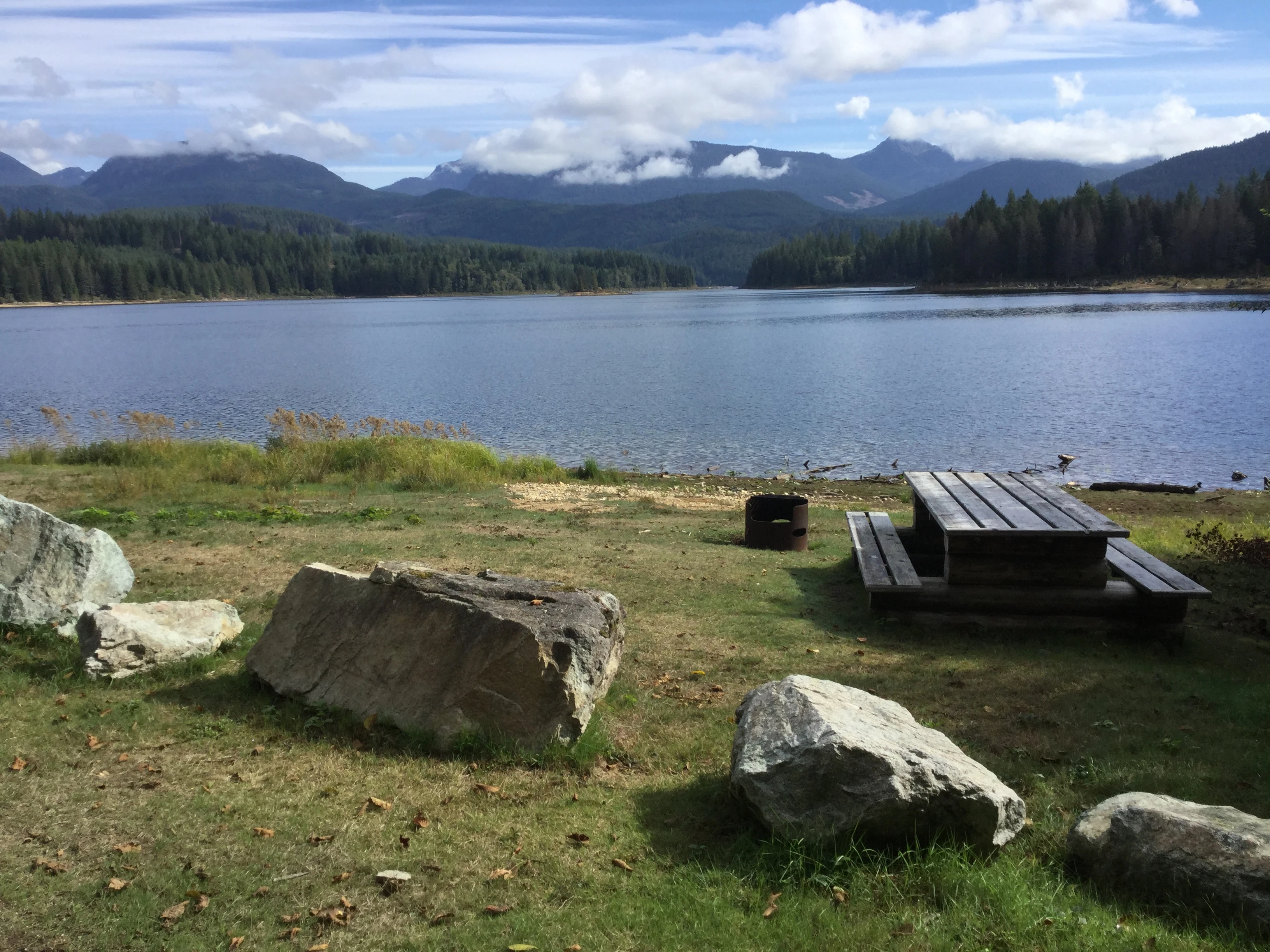 Photo: Recreation Sites and Trails BC. © Province of British Columbia, licensed under the Open Government Licence – British Columbia. Dodd Lake