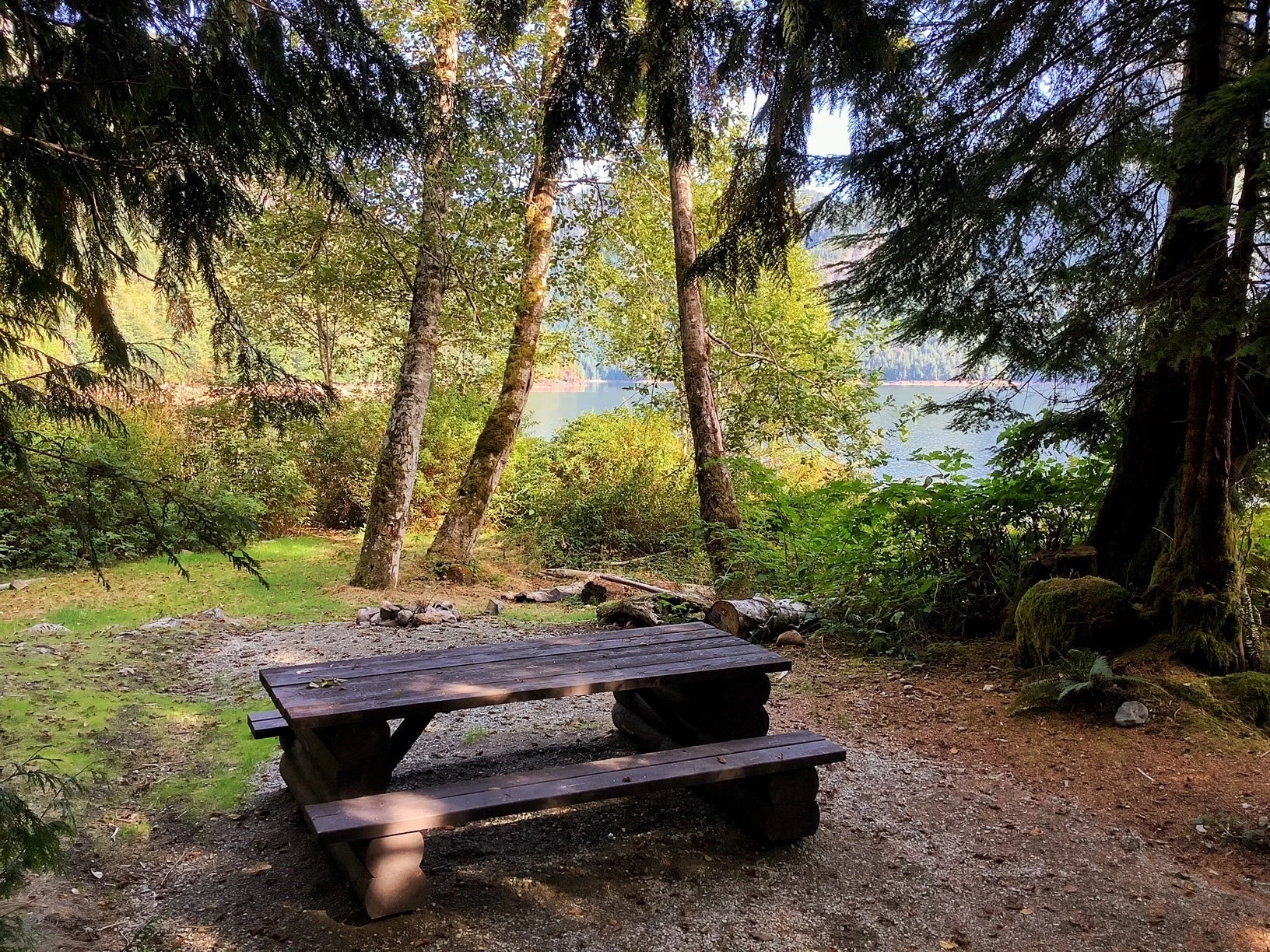 Photo: Recreation Sites and Trails BC. © Province of British Columbia, licensed under the Open Government Licence – British Columbia. Khartoum Lake, photo 4
