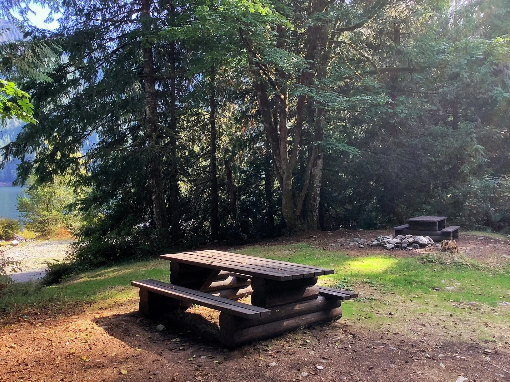 Photo: Recreation Sites and Trails BC. © Province of British Columbia, licensed under the Open Government Licence – British Columbia. Khartoum Lake, photo 3