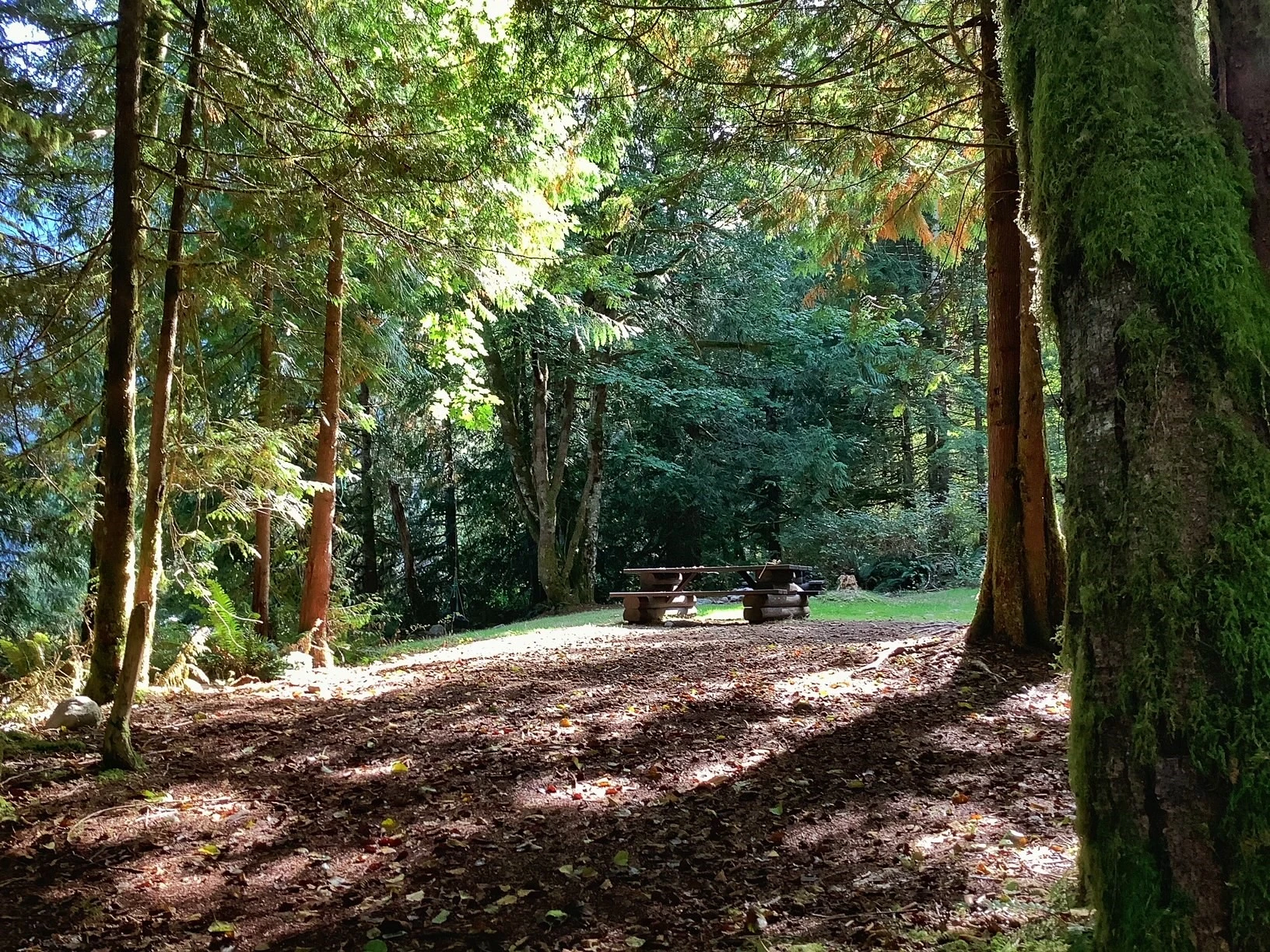 Photo: Recreation Sites and Trails BC. © Province of British Columbia, licensed under the Open Government Licence – British Columbia. Khartoum Lake, photo 2