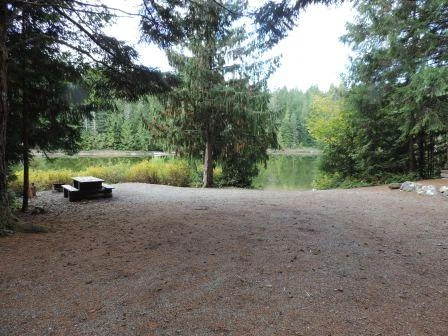 Photo: Recreation Sites and Trails BC. © Province of British Columbia, licensed under the Open Government Licence – British Columbia. Gray Lake, photo 3