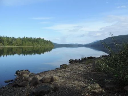 Photo: Recreation Sites and Trails BC. © Province of British Columbia, licensed under the Open Government Licence – British Columbia. Apple Point, photo 3