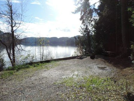 Photo: Recreation Sites and Trails BC. © Province of British Columbia, licensed under the Open Government Licence – British Columbia. Pye Lake