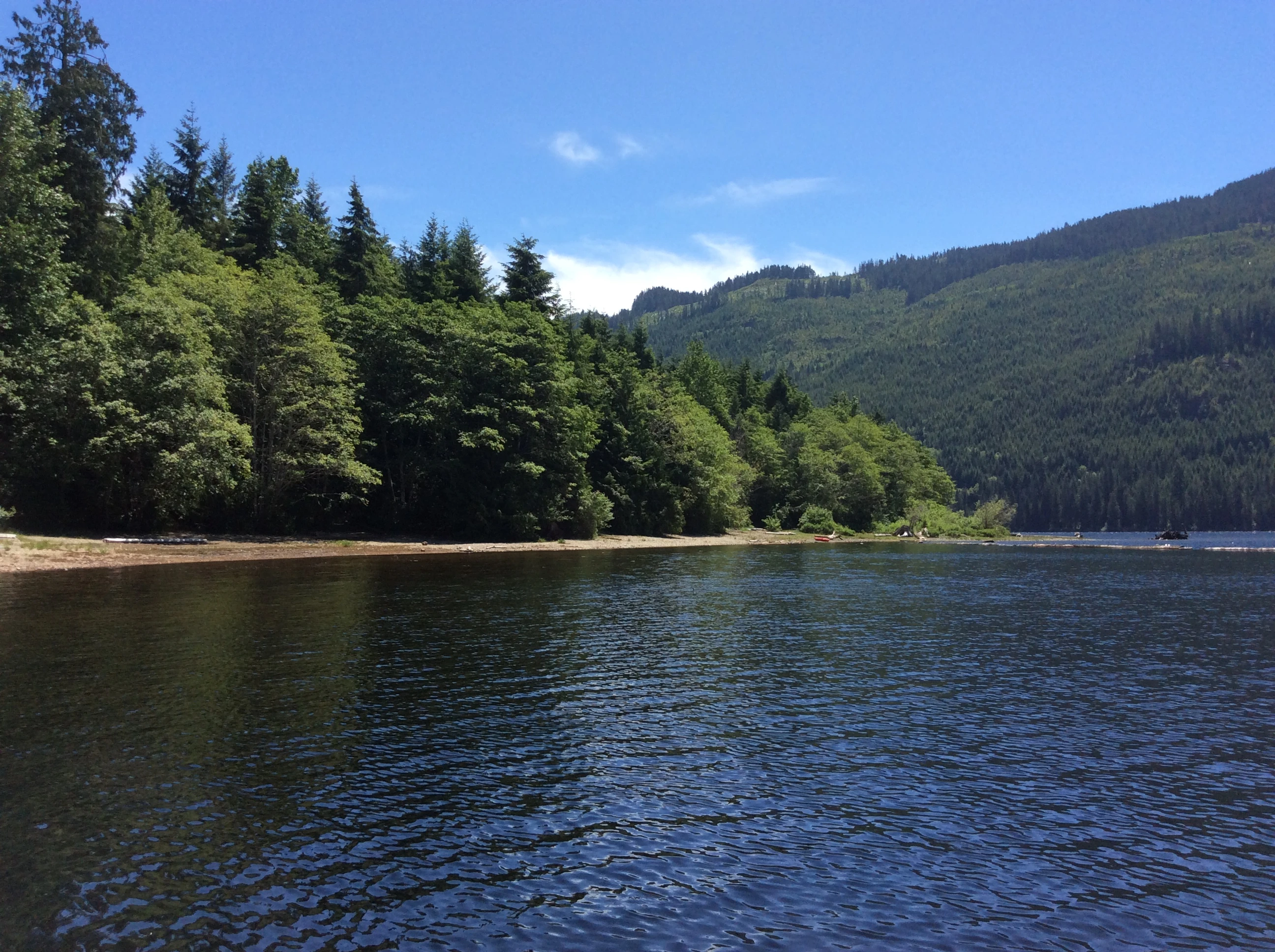 Photo: Recreation Sites and Trails BC. © Province of British Columbia, licensed under the Open Government Licence – British Columbia. Muchalat Lake, photo 6