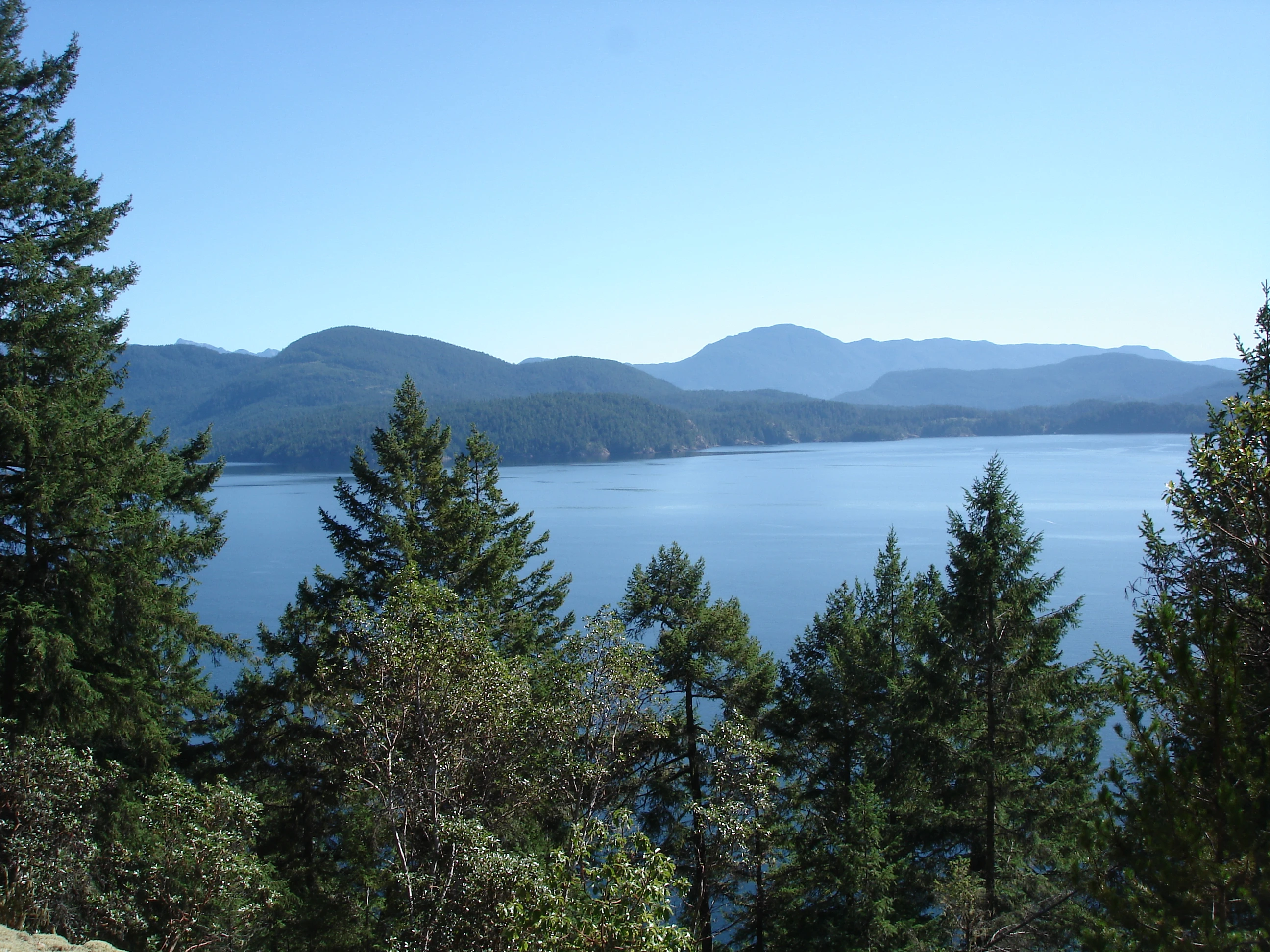 Photo: Recreation Sites and Trails BC. © Province of British Columbia, licensed under the Open Government Licence – British Columbia. Fairy Lake, photo 5