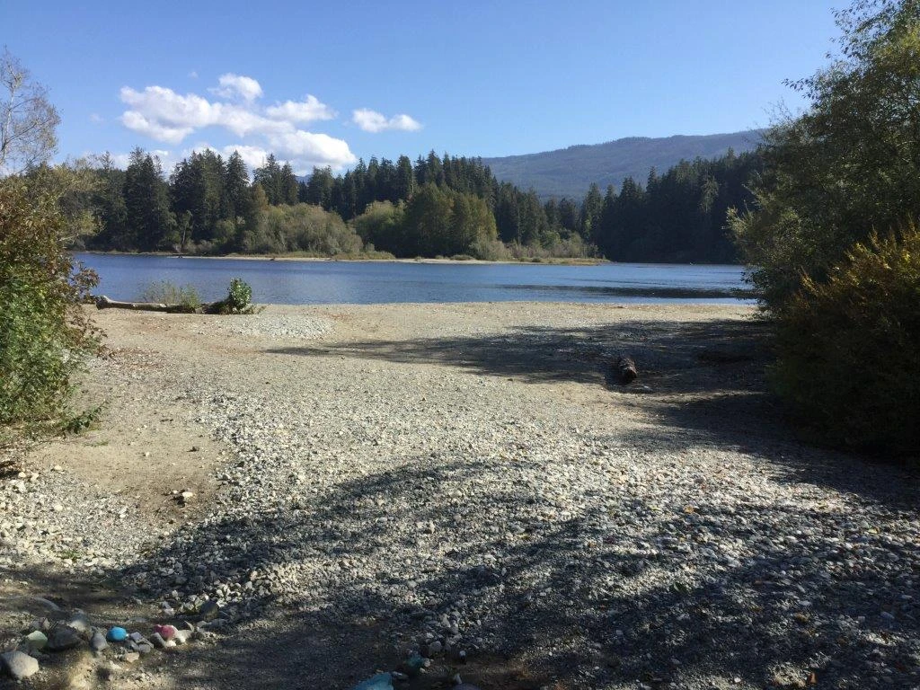Photo: Recreation Sites and Trails BC. © Province of British Columbia, licensed under the Open Government Licence – British Columbia. Fairy Lake, photo 2