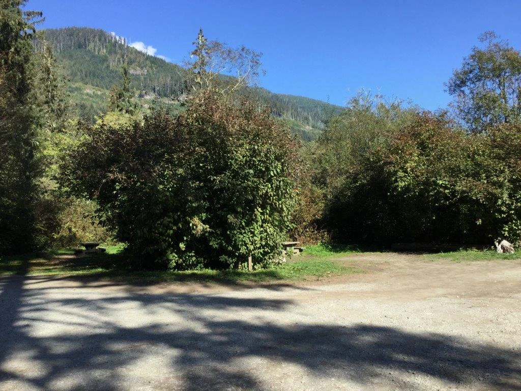 Photo: Recreation Sites and Trails BC. © Province of British Columbia, licensed under the Open Government Licence – British Columbia. Fairy Lake, photo 3