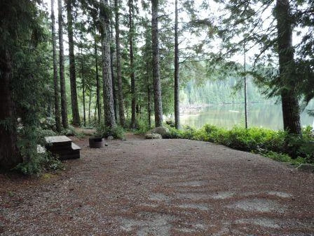 Photo: Recreation Sites and Trails BC. © Province of British Columbia, licensed under the Open Government Licence – British Columbia. Pye Beach, photo 11