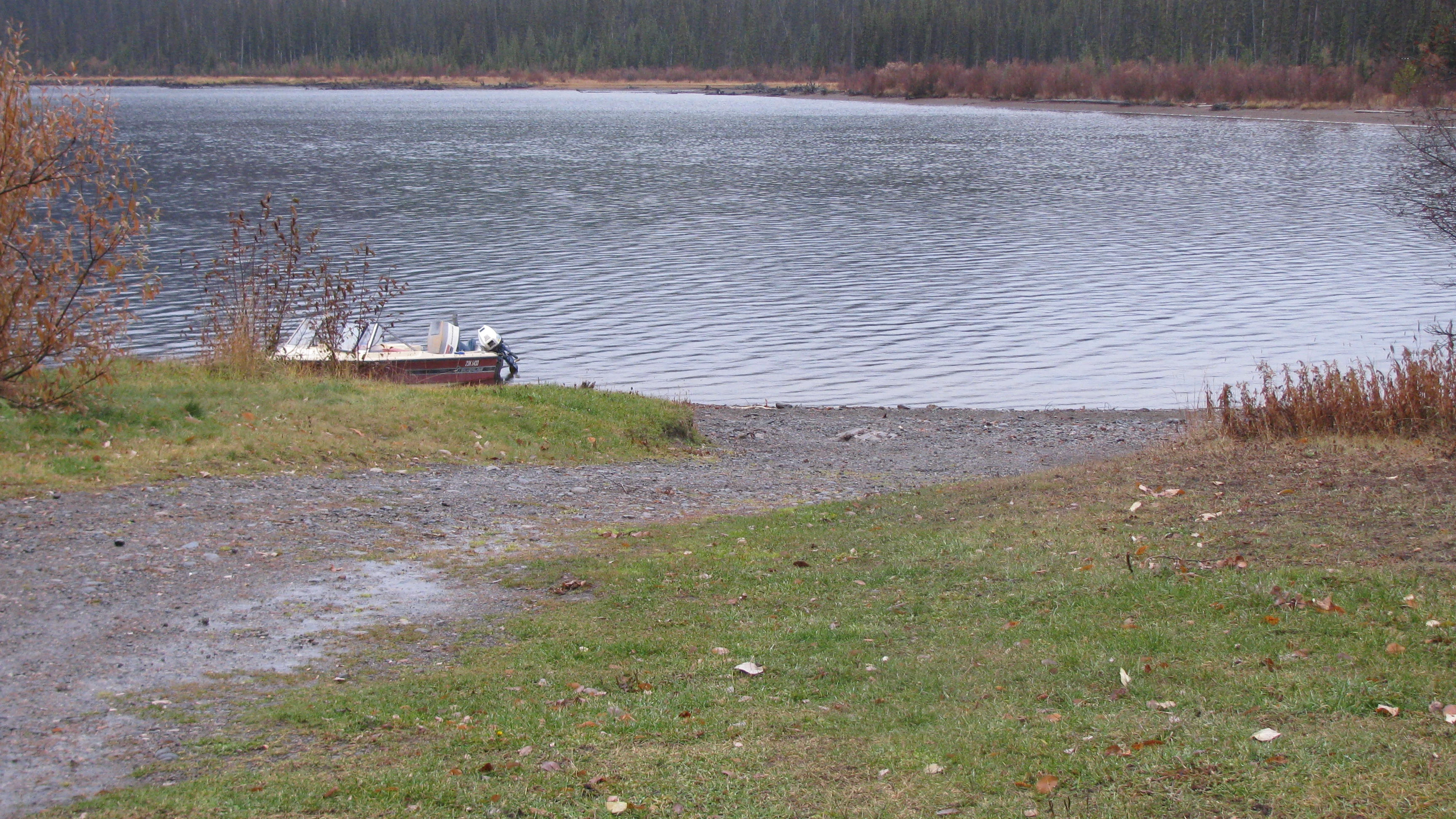 Photo: Recreation Sites and Trails BC. © Province of British Columbia, licensed under the Open Government Licence – British Columbia. Taltapin Lake, photo 3
