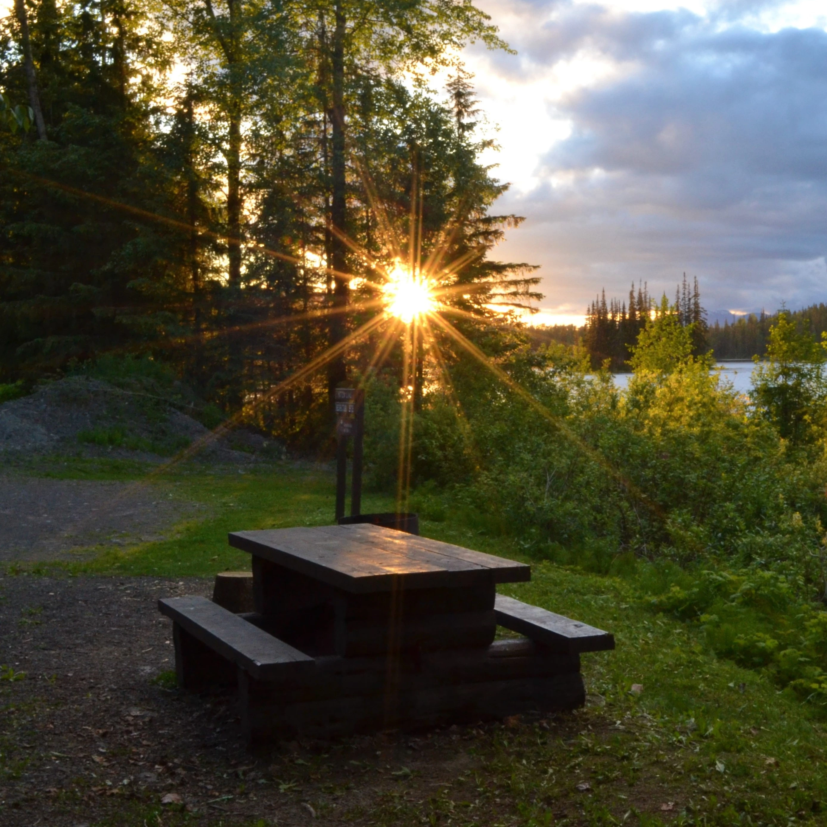 Photo: Recreation Sites and Trails BC. © Province of British Columbia, licensed under the Open Government Licence – British Columbia. Mitten Lake