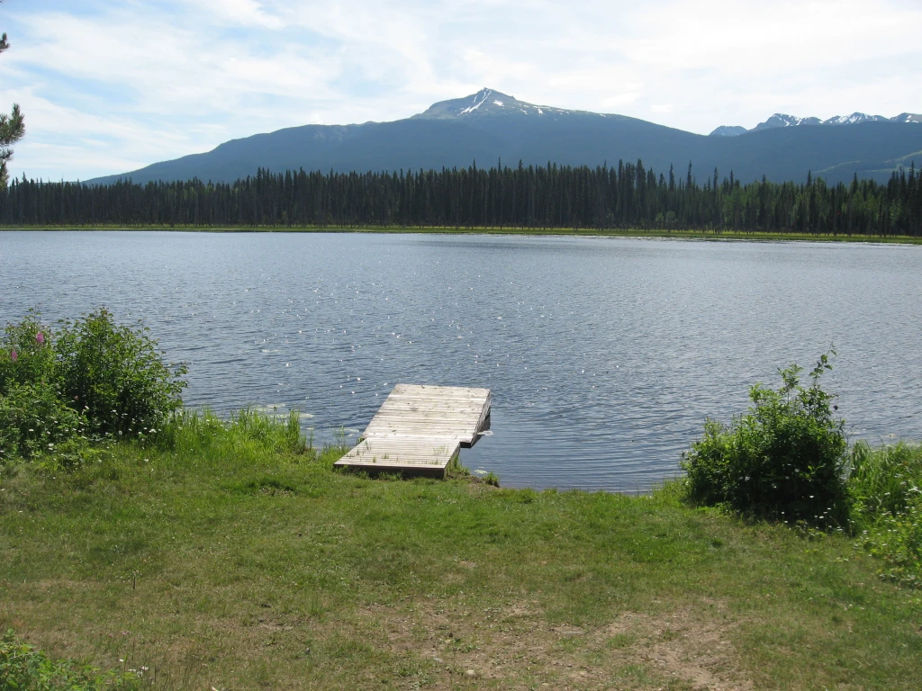 Photo: Recreation Sites and Trails BC. © Province of British Columbia, licensed under the Open Government Licence – British Columbia. Taltzen Lake, photo 2