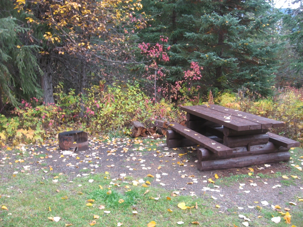 Photo: Recreation Sites and Trails BC. © Province of British Columbia, licensed under the Open Government Licence – British Columbia. Taltzen Lake, photo 3