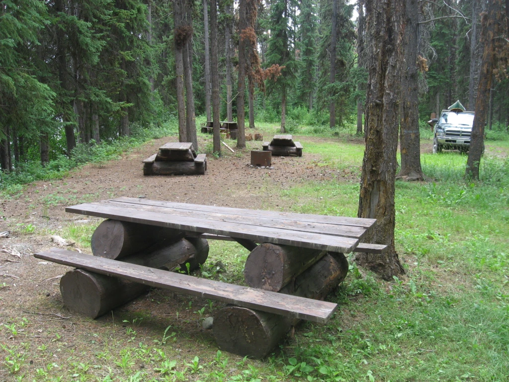 Photo: Recreation Sites and Trails BC. © Province of British Columbia, licensed under the Open Government Licence – British Columbia. Owen Flats "A" & "B"