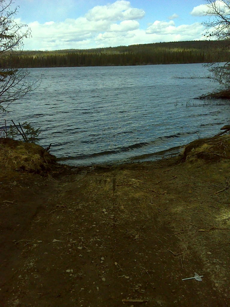 Photo: Recreation Sites and Trails BC. © Province of British Columbia, licensed under the Open Government Licence – British Columbia. Knapp Lake, photo 2