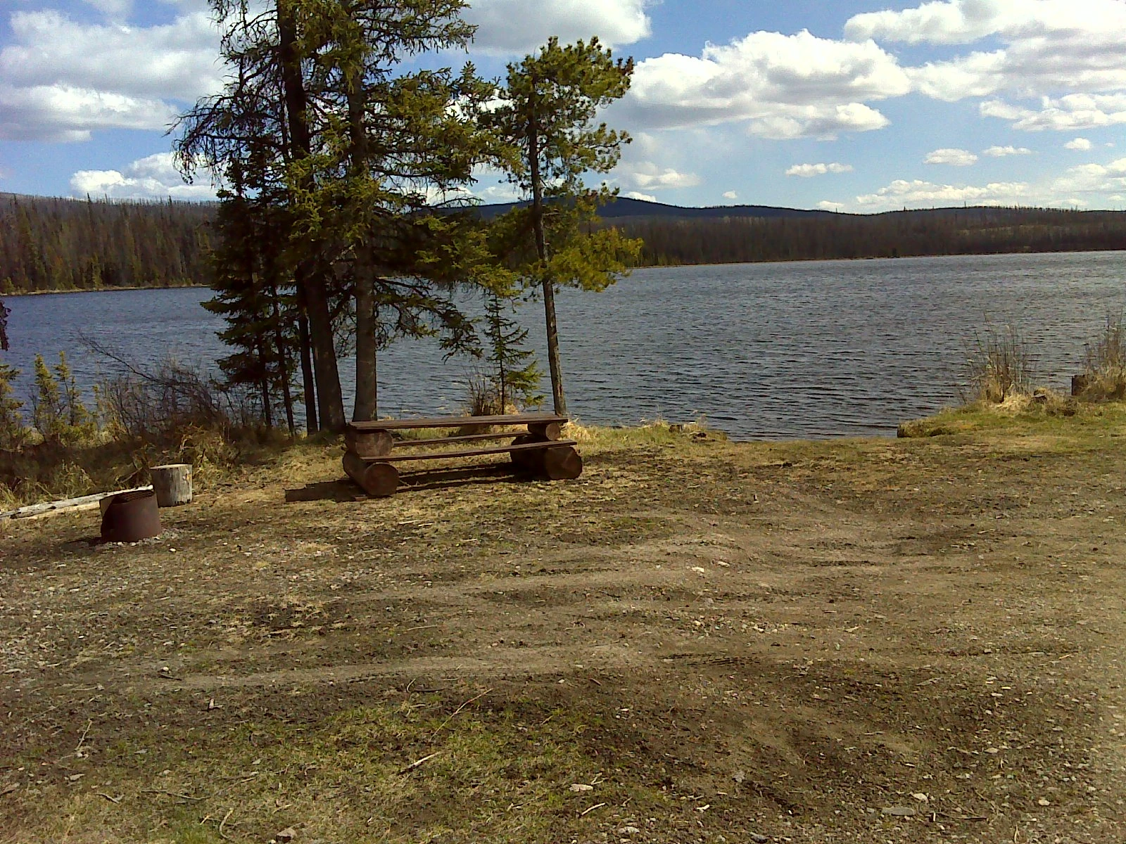 Photo: Recreation Sites and Trails BC. © Province of British Columbia, licensed under the Open Government Licence – British Columbia. Trout Lake