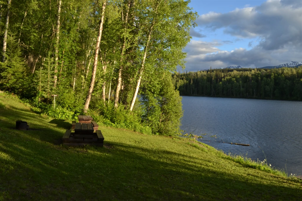 Photo: Recreation Sites and Trails BC. © Province of British Columbia, licensed under the Open Government Licence – British Columbia. Pentz Lake, photo 4