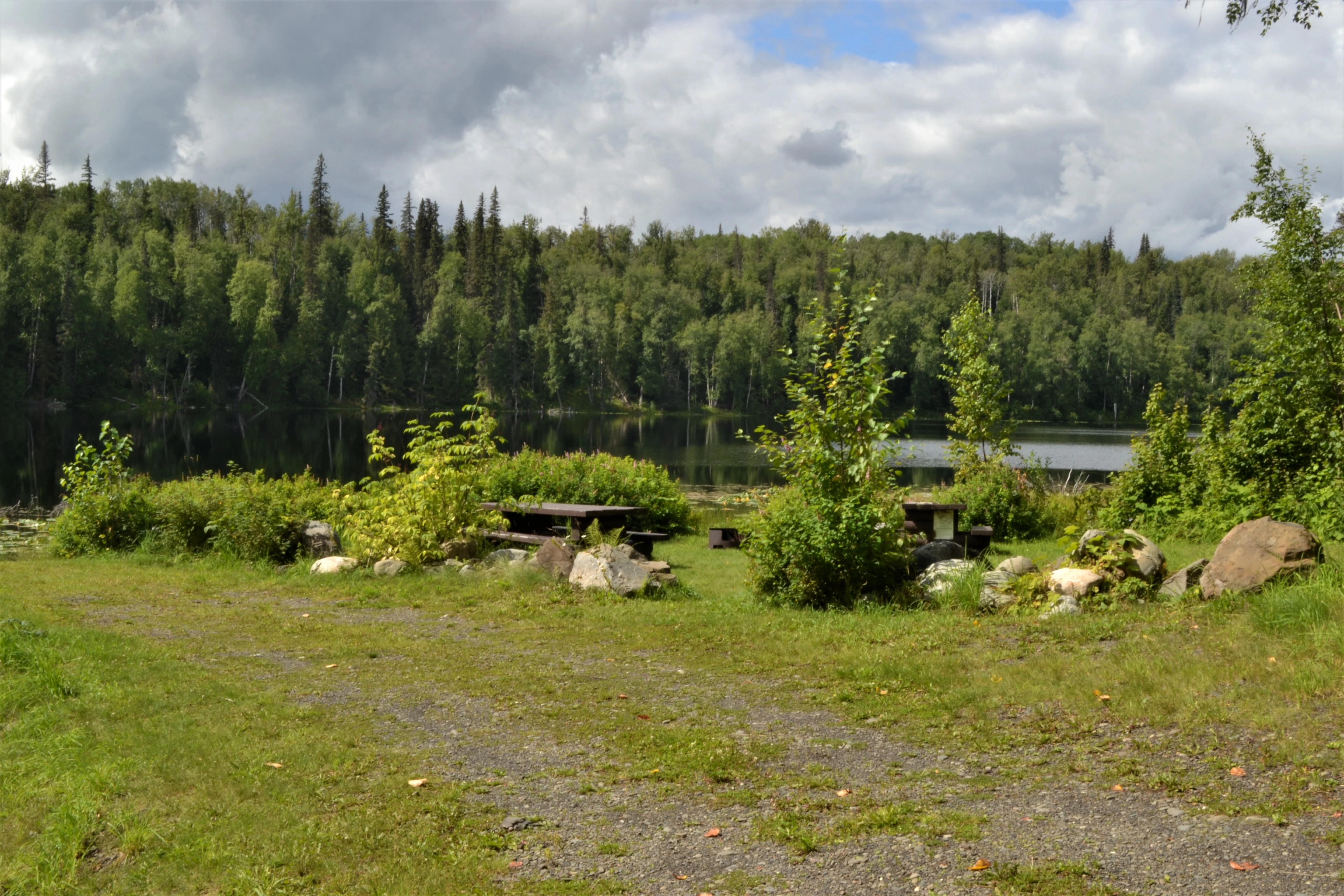 Photo: Recreation Sites and Trails BC. © Province of British Columbia, licensed under the Open Government Licence – British Columbia. Pentz Lake, photo 3