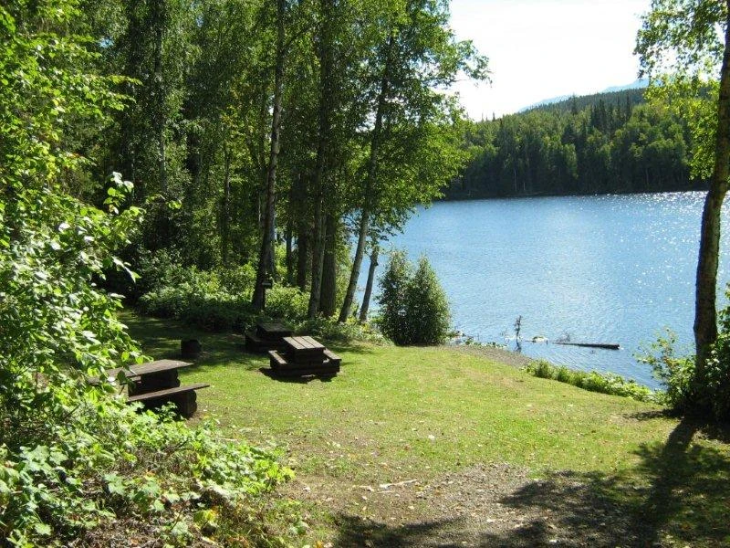 Photo: Recreation Sites and Trails BC. © Province of British Columbia, licensed under the Open Government Licence – British Columbia. Pentz Lake, photo 10