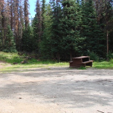 Photo: Recreation Sites and Trails BC. © Province of British Columbia, licensed under the Open Government Licence – British Columbia. Kennedy Lake, photo 2