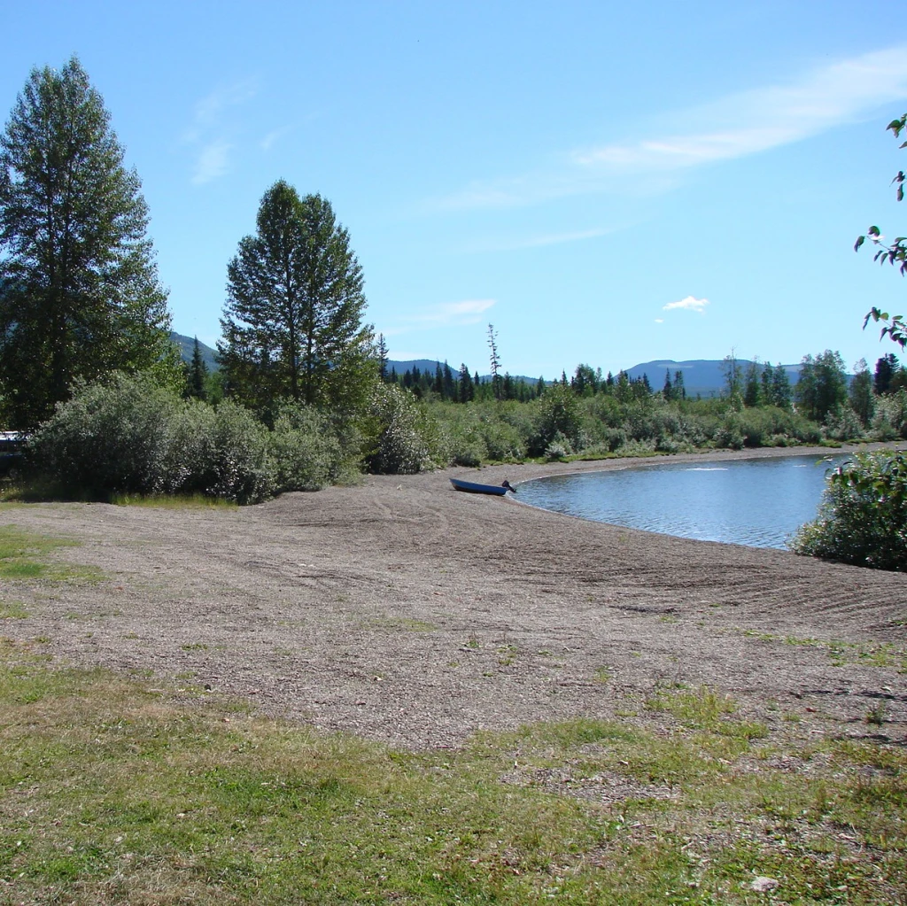 Photo: Recreation Sites and Trails BC. © Province of British Columbia, licensed under the Open Government Licence – British Columbia. Stony Lake North, photo 2