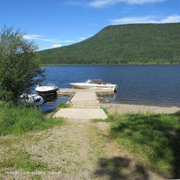 Photo: Recreation Sites and Trails BC. © Province of British Columbia, licensed under the Open Government Licence – British Columbia. Moose Lake, photo 4