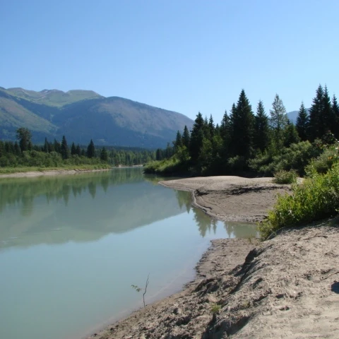 Photo: Recreation Sites and Trails BC. © Province of British Columbia, licensed under the Open Government Licence – British Columbia. Mcgregor River, photo 3
