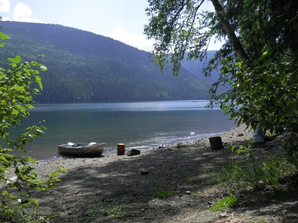 Photo: Recreation Sites and Trails BC. © Province of British Columbia, licensed under the Open Government Licence – British Columbia. Sugar Lake 2 Mile, photo 7