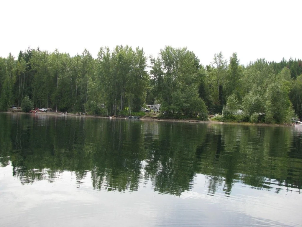 Photo: Recreation Sites and Trails BC. © Province of British Columbia, licensed under the Open Government Licence – British Columbia. Sugar Lake 2 Mile, photo 1