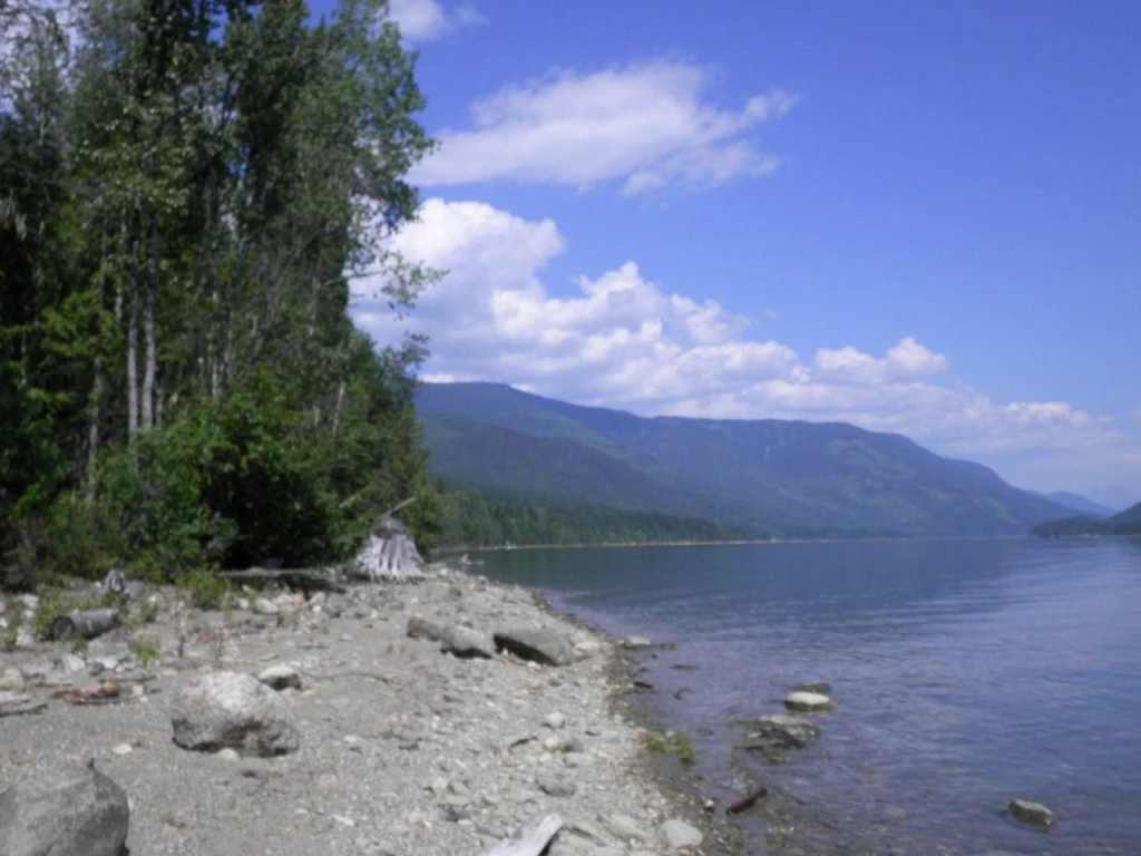 Photo: Recreation Sites and Trails BC. © Province of British Columbia, licensed under the Open Government Licence – British Columbia. Sugar Lake 3 Mile, photo 3