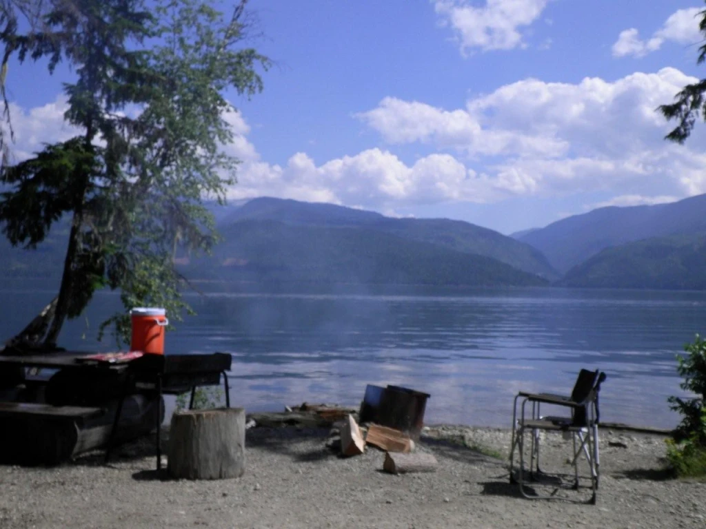 Photo: Recreation Sites and Trails BC. © Province of British Columbia, licensed under the Open Government Licence – British Columbia. Sugar Lake 3 Mile, photo 5