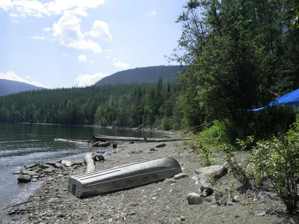 Photo: Recreation Sites and Trails BC. © Province of British Columbia, licensed under the Open Government Licence – British Columbia. Sugar Lake 3 Mile, photo 2
