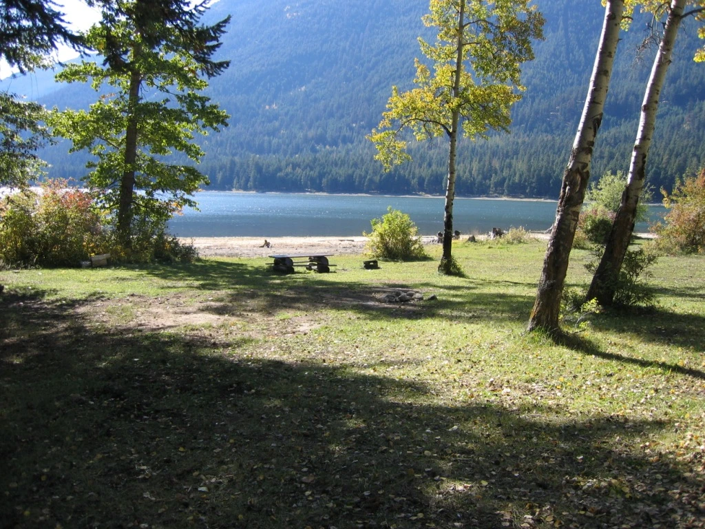 Photo: Recreation Sites and Trails BC. © Province of British Columbia, licensed under the Open Government Licence – British Columbia. Kwotlenemo (Fountain) Lake, photo 5