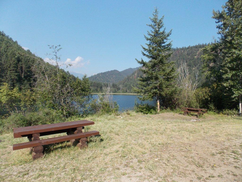 Photo: Recreation Sites and Trails BC. © Province of British Columbia, licensed under the Open Government Licence – British Columbia. Carol Lake, photo 2