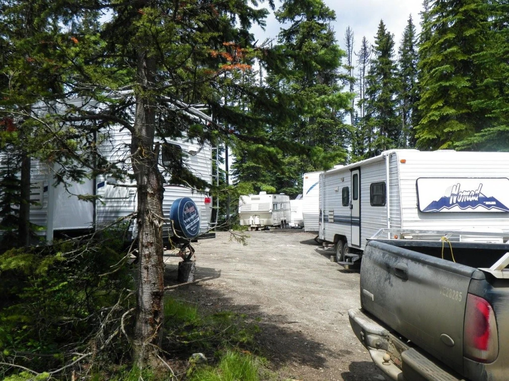Photo: Recreation Sites and Trails BC. © Province of British Columbia, licensed under the Open Government Licence – British Columbia. Doreen Lake