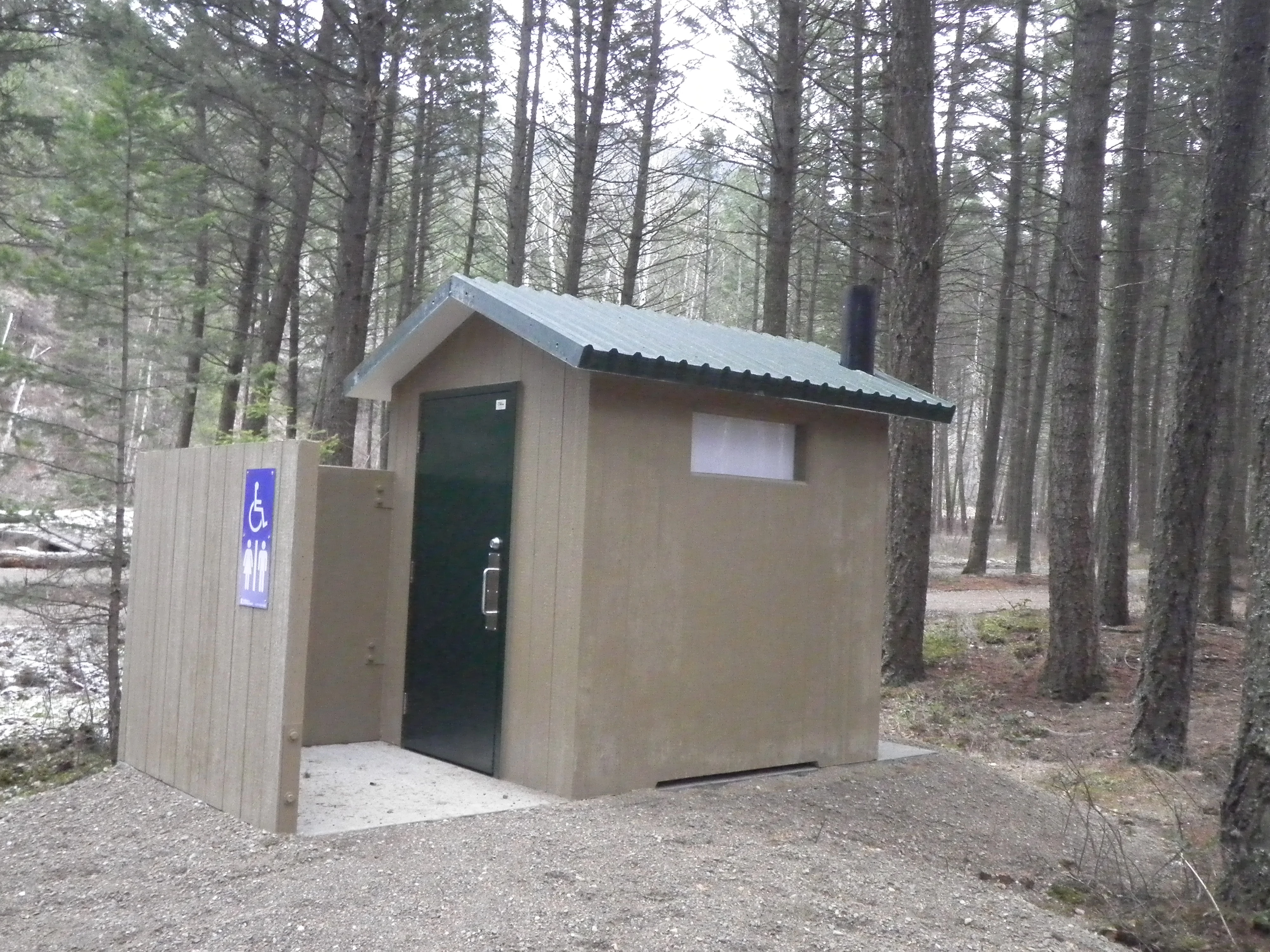 Photo: Recreation Sites and Trails BC. © Province of British Columbia, licensed under the Open Government Licence – British Columbia. Joyce Lake, photo 3