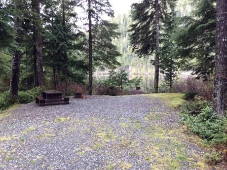 Photo: Recreation Sites and Trails BC. © Province of British Columbia, licensed under the Open Government Licence – British Columbia. Clint Beek (Keogh Lake), photo 7