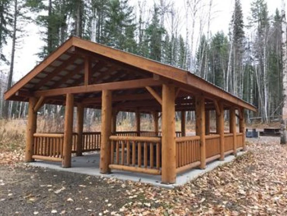 Photo: Recreation Sites and Trails BC. © Province of British Columbia, licensed under the Open Government Licence – British Columbia. Tabor Mtn. Staging Area 10 (Dougherty Creek), photo 4