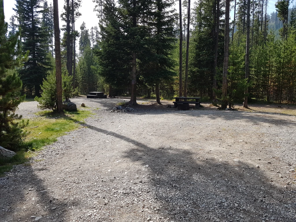 Photo: Recreation Sites and Trails BC. © Province of British Columbia, licensed under the Open Government Licence – British Columbia. Allendale Lake, photo 3
