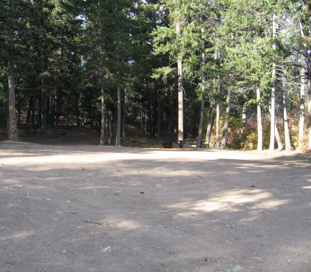 Photo: Recreation Sites and Trails BC. © Province of British Columbia, licensed under the Open Government Licence – British Columbia. Johnny Lake, photo 2
