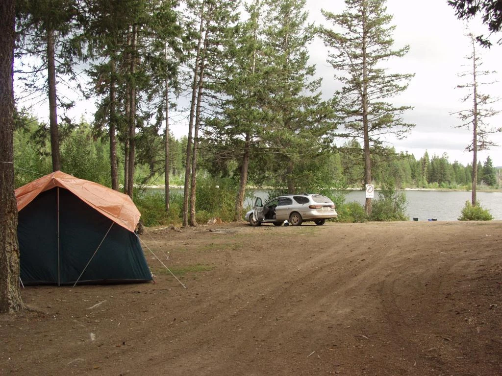 Photo: Recreation Sites and Trails BC. © Province of British Columbia, licensed under the Open Government Licence – British Columbia. Johnny Lake, photo 5