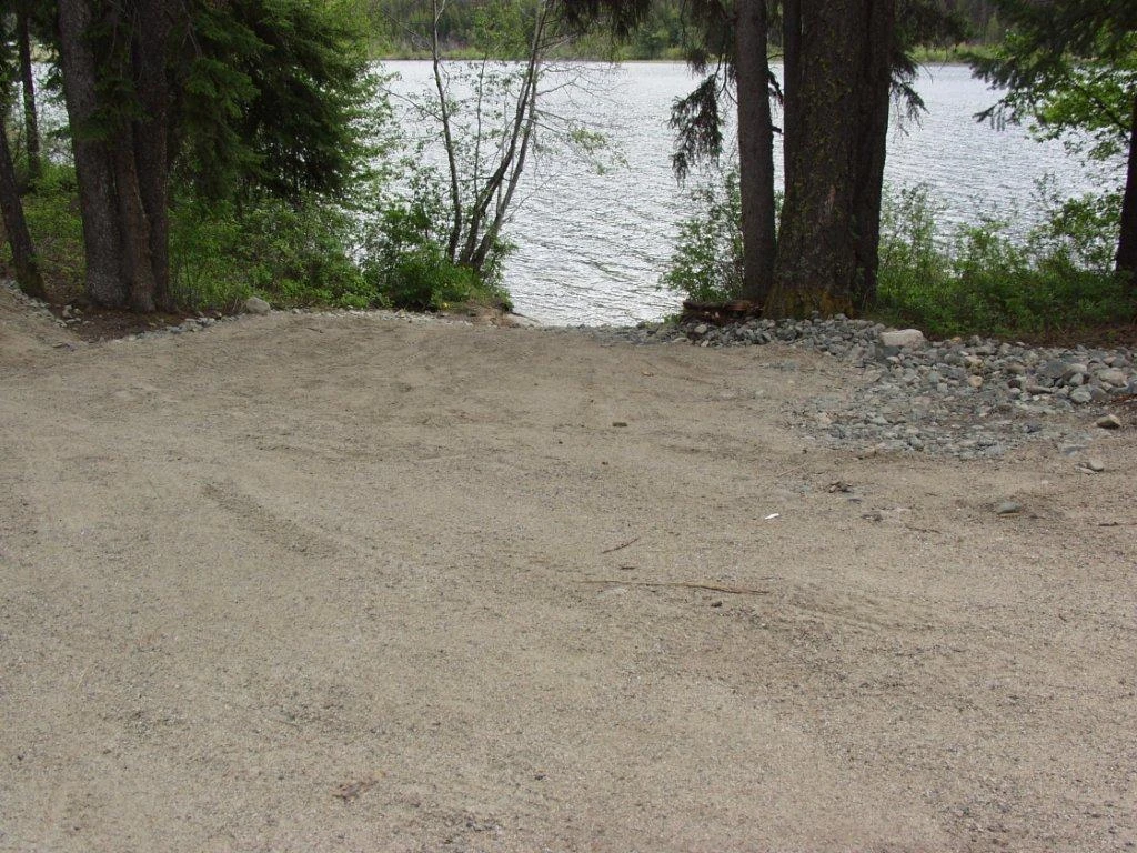 Photo: Recreation Sites and Trails BC. © Province of British Columbia, licensed under the Open Government Licence – British Columbia. Osprey Lake North