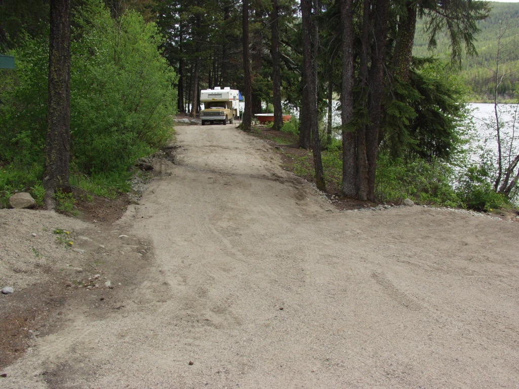 Photo: Recreation Sites and Trails BC. © Province of British Columbia, licensed under the Open Government Licence – British Columbia. Osprey Lake North, photo 2
