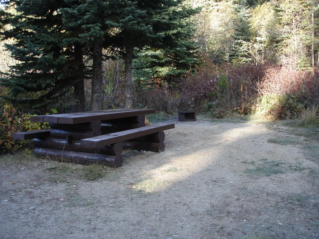 Photo: Recreation Sites and Trails BC. © Province of British Columbia, licensed under the Open Government Licence – British Columbia. Murphy Lakes West, photo 3