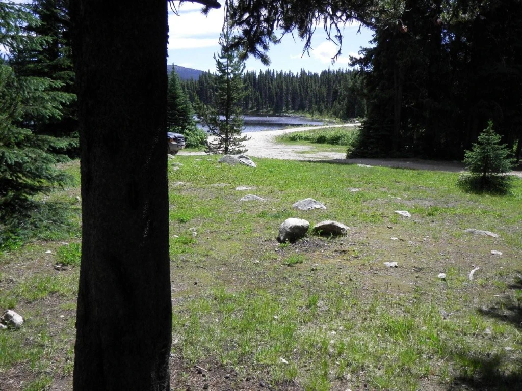 Photo: Recreation Sites and Trails BC. © Province of British Columbia, licensed under the Open Government Licence – British Columbia. Nickel Plate Lake, photo 2