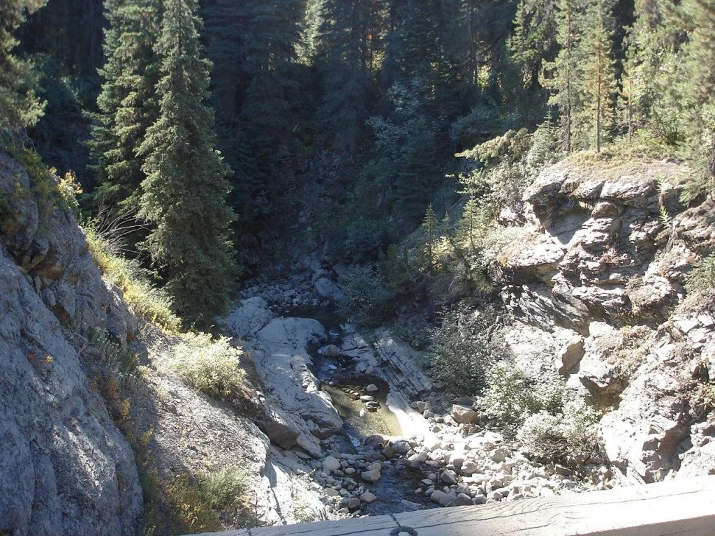 Photo: Recreation Sites and Trails BC. © Province of British Columbia, licensed under the Open Government Licence – British Columbia. Sutter Creek, photo 6