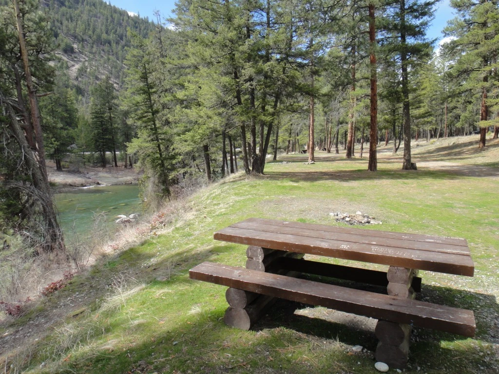 Photo: Recreation Sites and Trails BC. © Province of British Columbia, licensed under the Open Government Licence – British Columbia. Old Hedley Road West