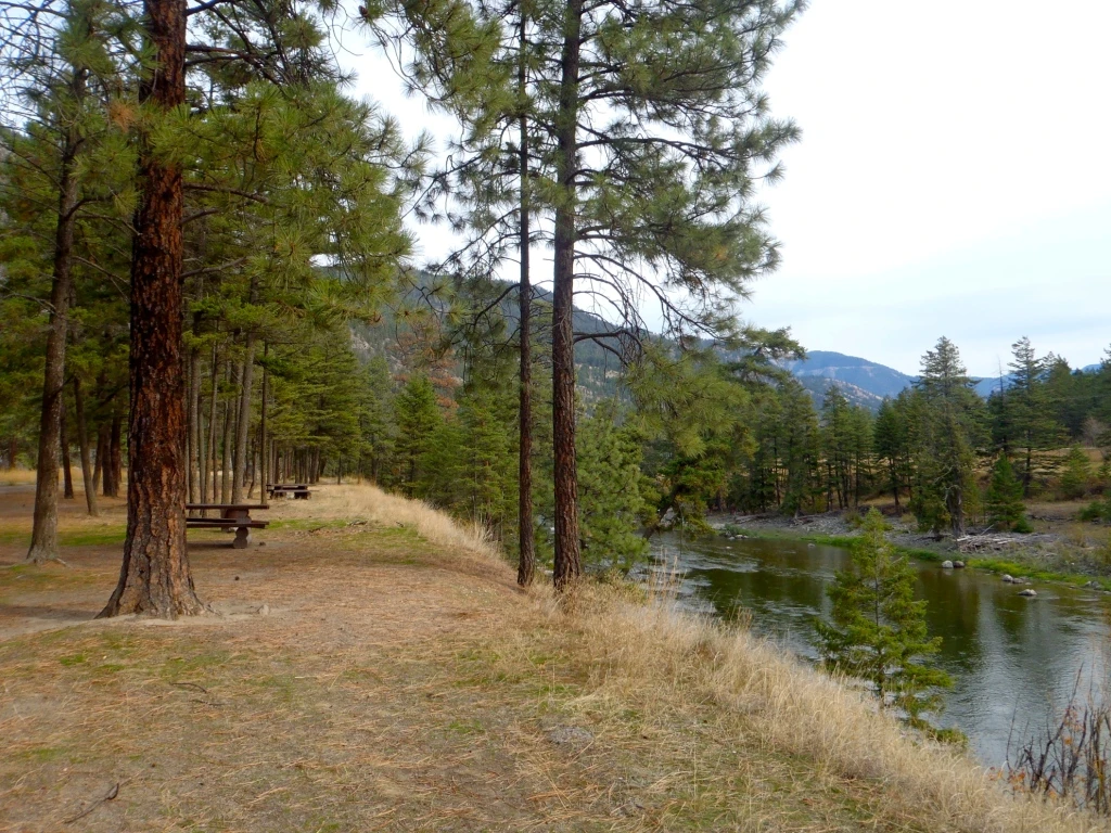 Photo: Recreation Sites and Trails BC. © Province of British Columbia, licensed under the Open Government Licence – British Columbia. Old Hedley Road West, photo 4