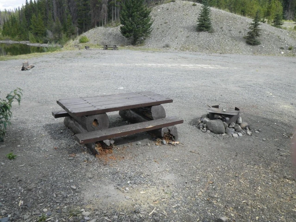 Photo: Recreation Sites and Trails BC. © Province of British Columbia, licensed under the Open Government Licence – British Columbia. Peachland Lake, photo 3